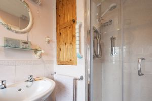 En-suite- click for photo gallery